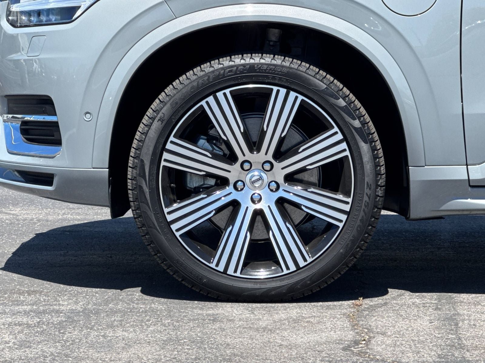 Certified 2024 Volvo XC90 T8 Plus AWD/4WD image 32