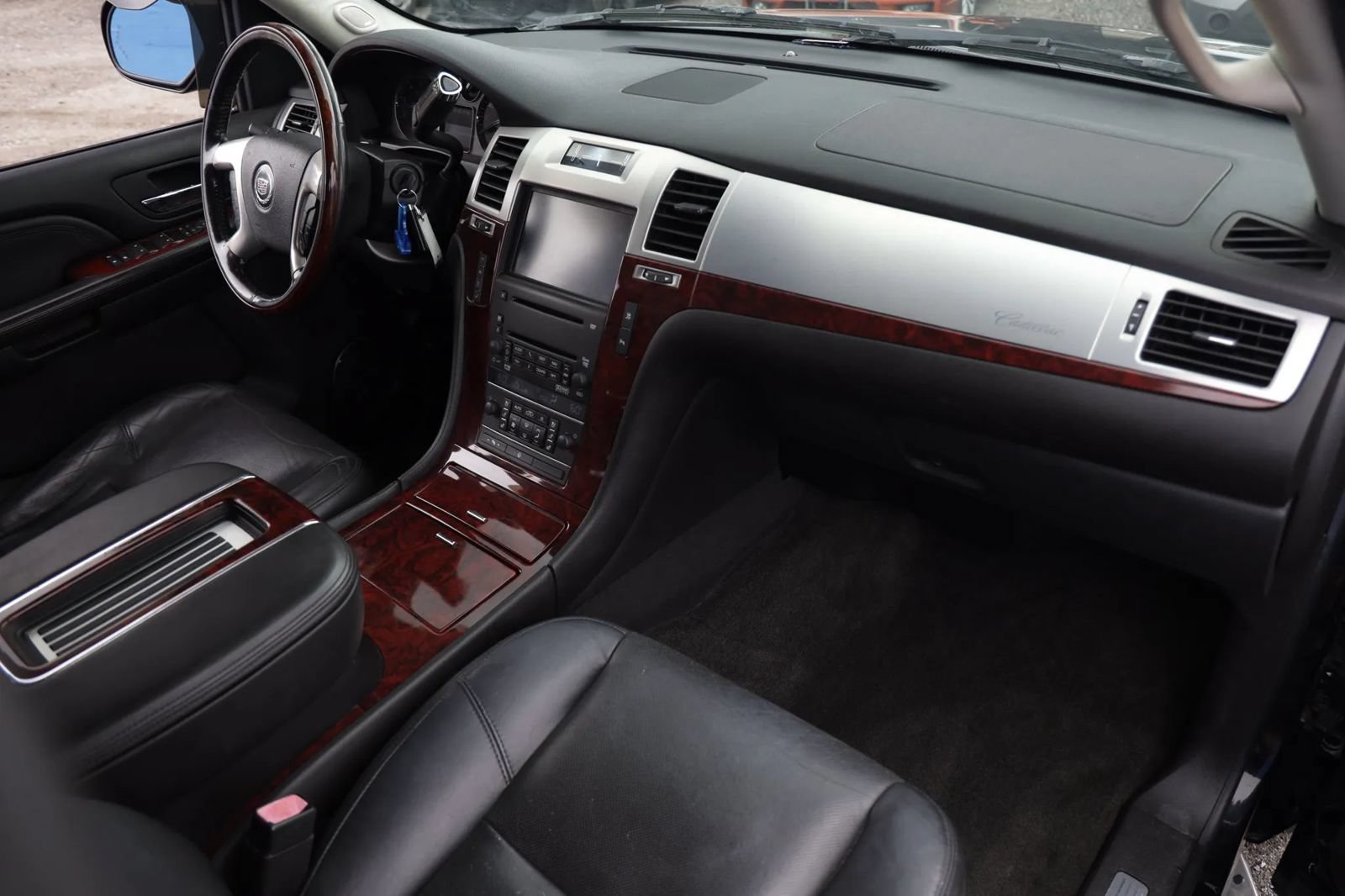 Used 2007 Cadillac Escalade EXT w/ Information Package AWD/4WD image 27