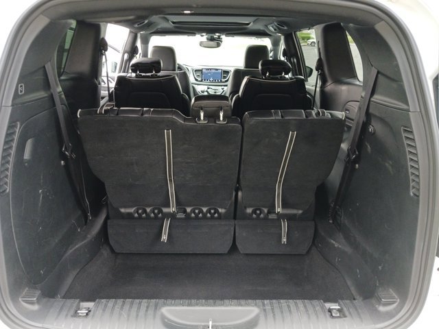 Used 2025 Chrysler Pacifica Limited image 30