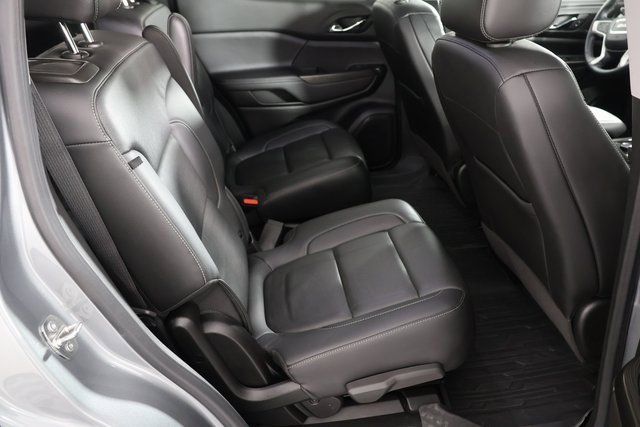 Used 2023 GMC Acadia SLT w/ Elevation Edition image 24
