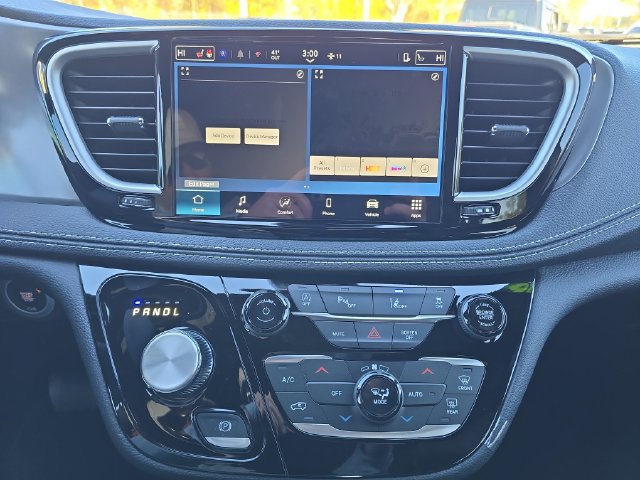New 2026 Chrysler Pacifica Select w/ S Appearance Package FWD image 18