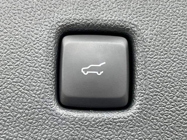 New 2024 Ford Escape SE w/ PHEV Premium Package FWD image 33