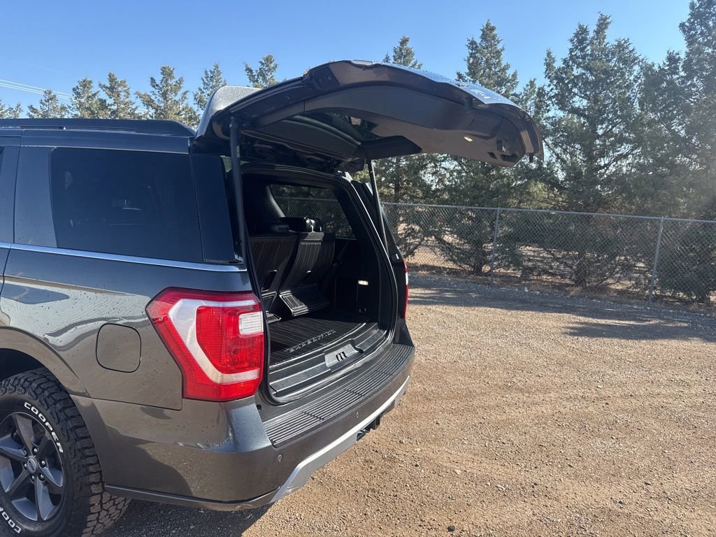 Used 2021 Ford Expedition XLT image 32