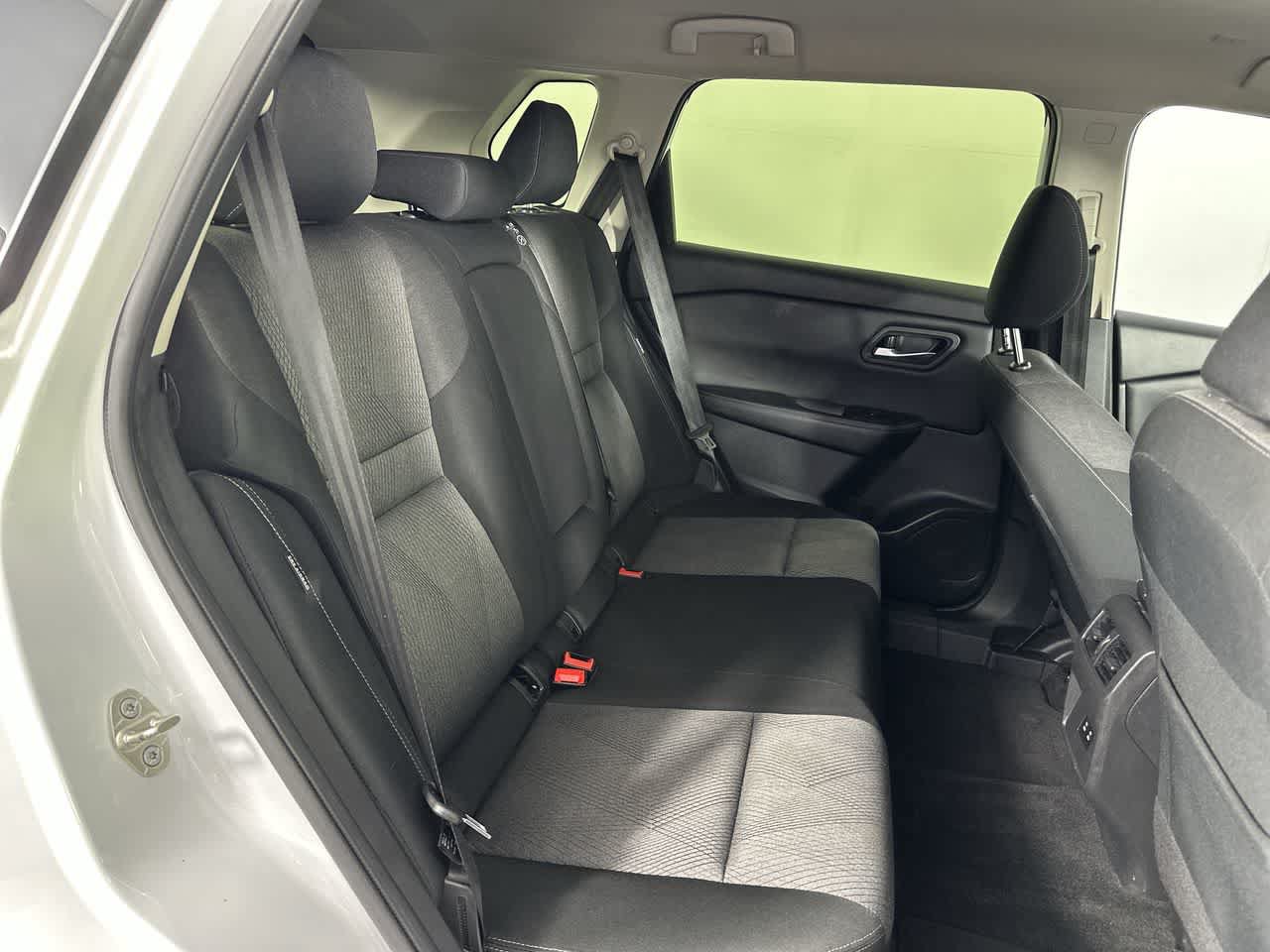 Used 2024 Nissan Rogue SV AWD/4WD image 20