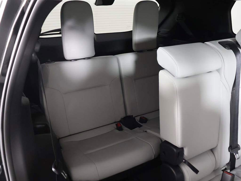 New 2025 Mitsubishi Outlander AWD image 43