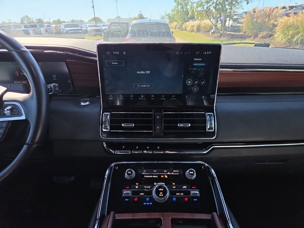 Used 2024 Lincoln Navigator L Reserve AWD/4WD image 8