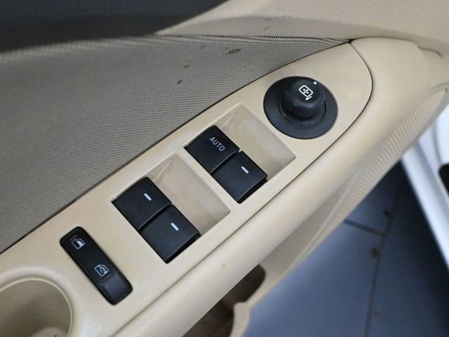 Used 2010 Ford Fusion SE FWD image 18