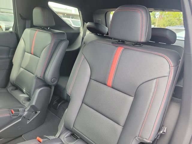 Certified 2026 Chevrolet Traverse RS FWD image 10