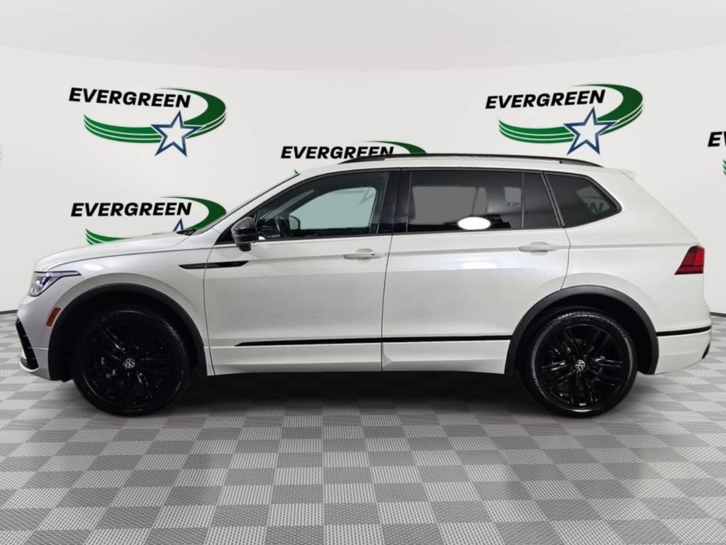 Used 2022 Volkswagen Tiguan SE R-Line AWD/4WD image 2