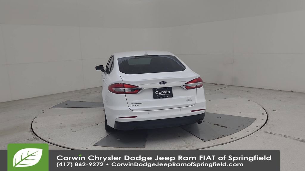 Used 2020 Ford Fusion SE FWD image 12