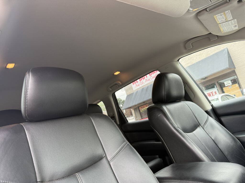 Used 2013 Nissan Pathfinder Platinum AWD/4WD image 19