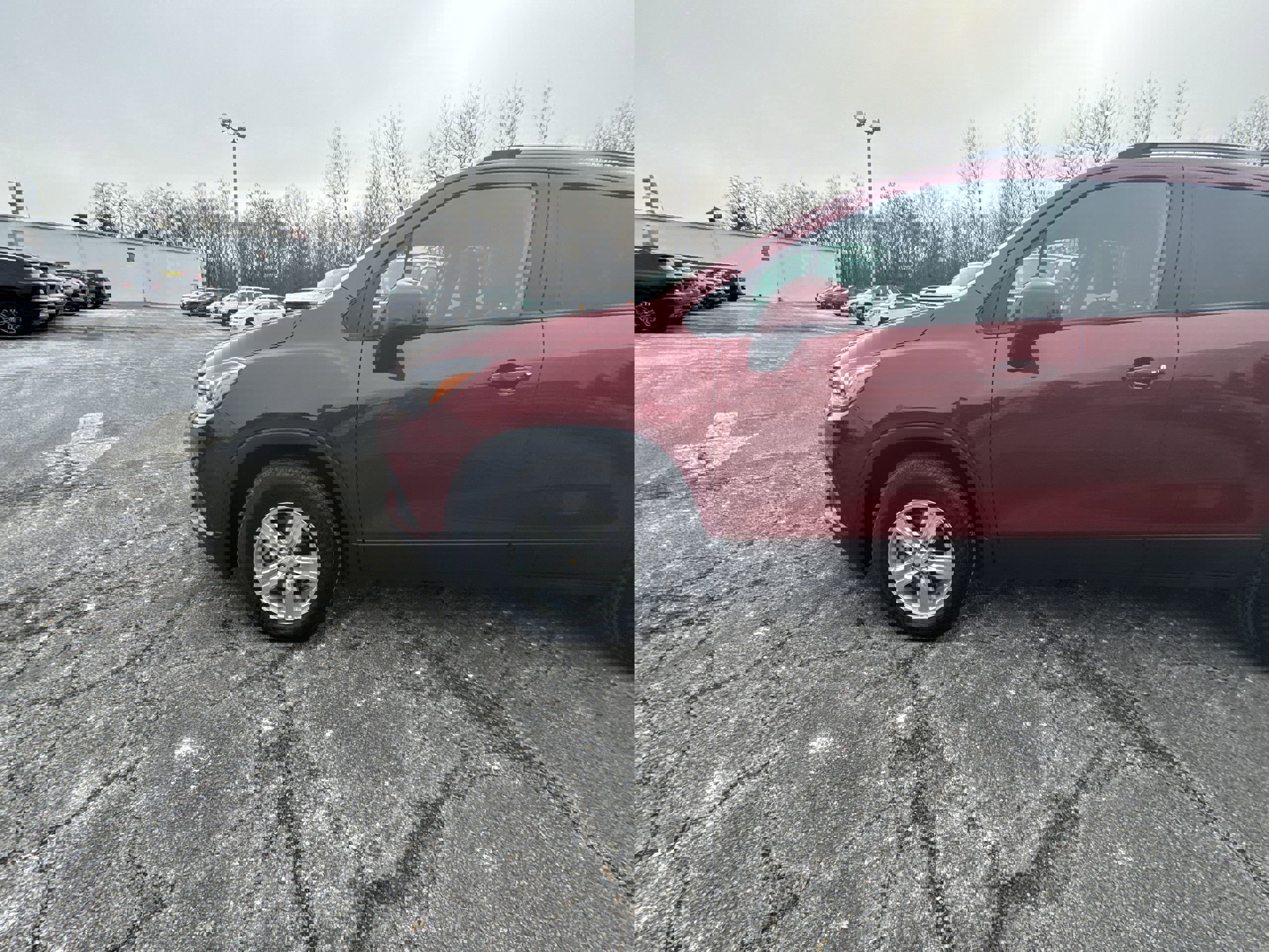 Used 2022 Chevrolet Trax LT w/ LT Convenience Package image 34