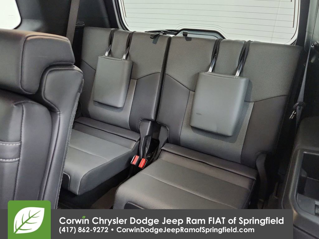 Used 2024 Lexus GX 550 w/ Accessory Package (2T) image 33