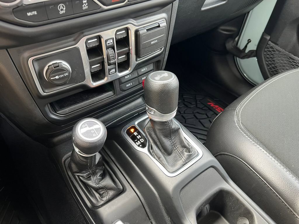 Used 2023 Jeep Wrangler Sport image 25