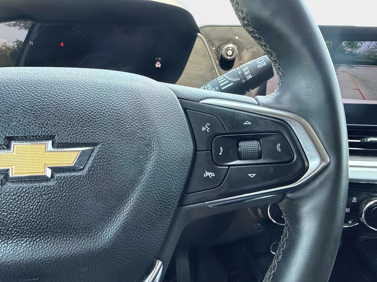 Used 2024 Chevrolet Trax LT w/ Driver Confidence Package image 26