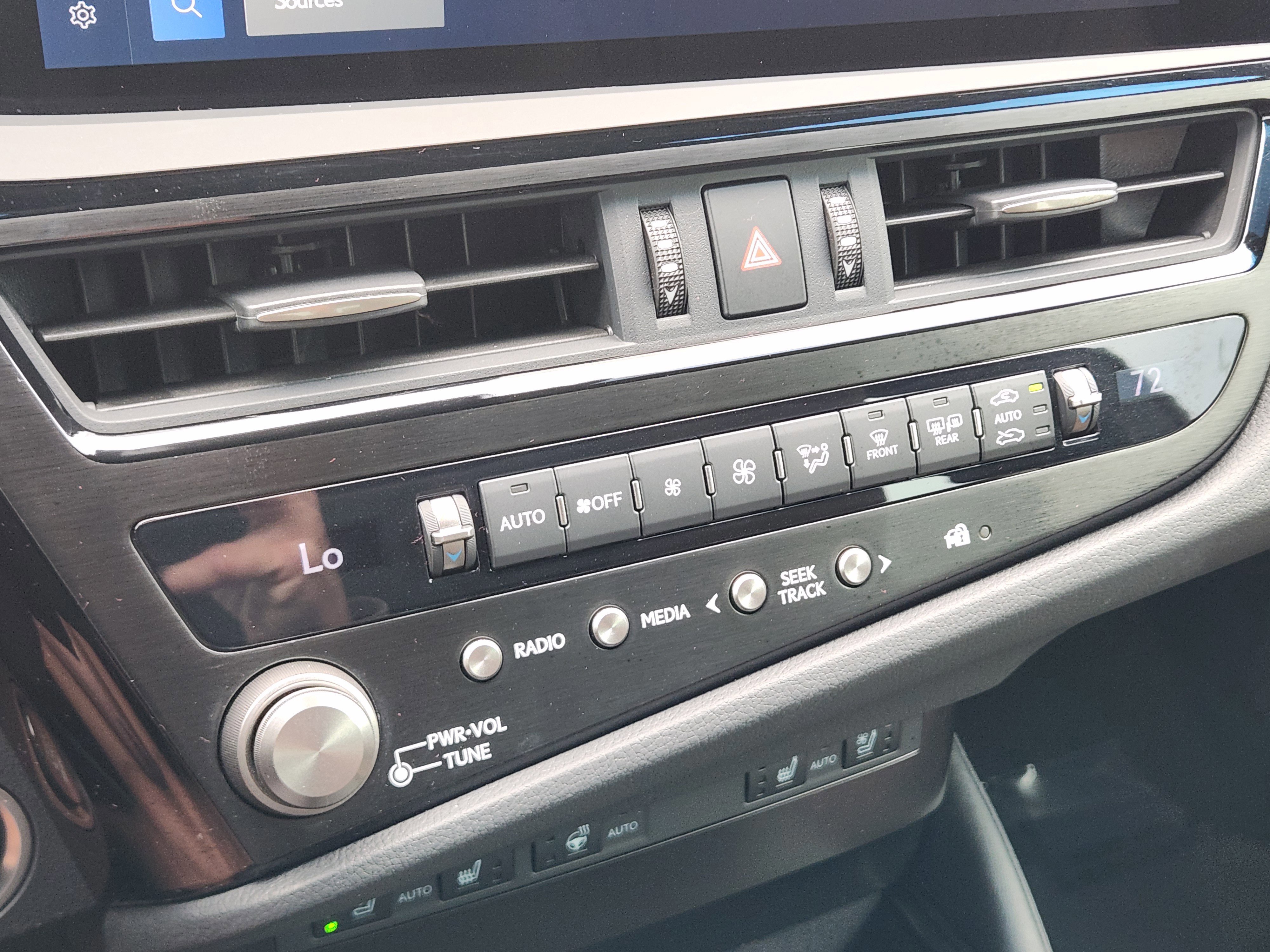 Used 2025 Lexus ES 350 w/ Premium Package FWD image 13