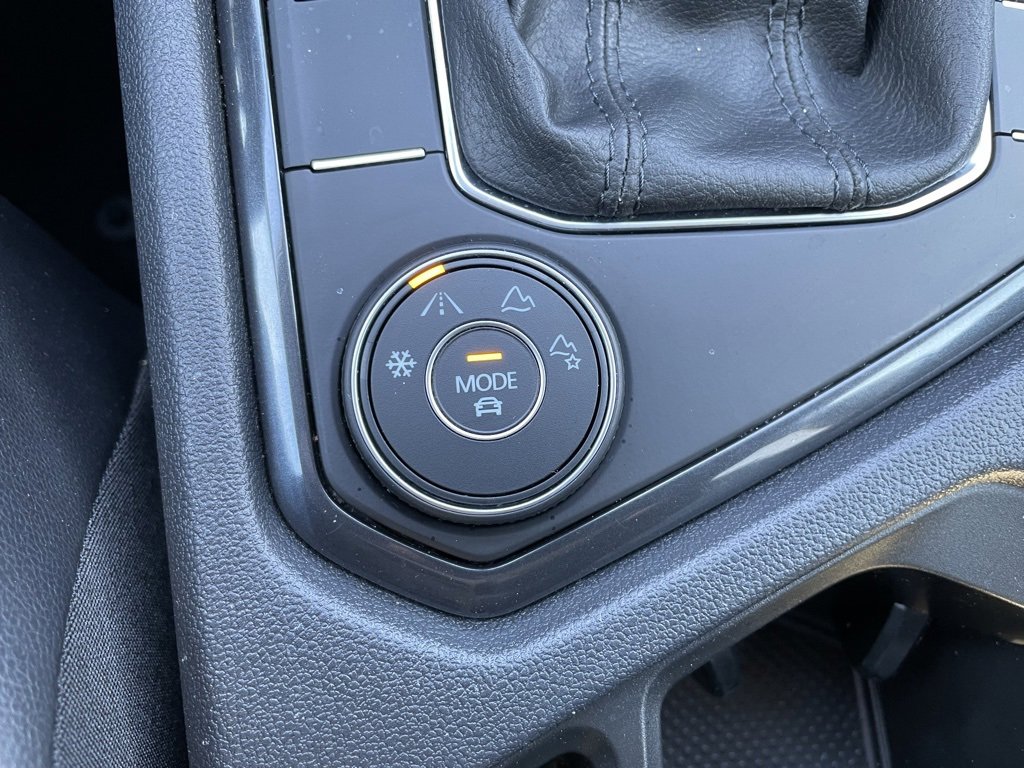 Used 2024 Volkswagen Tiguan Wolfsburg Edition image 15