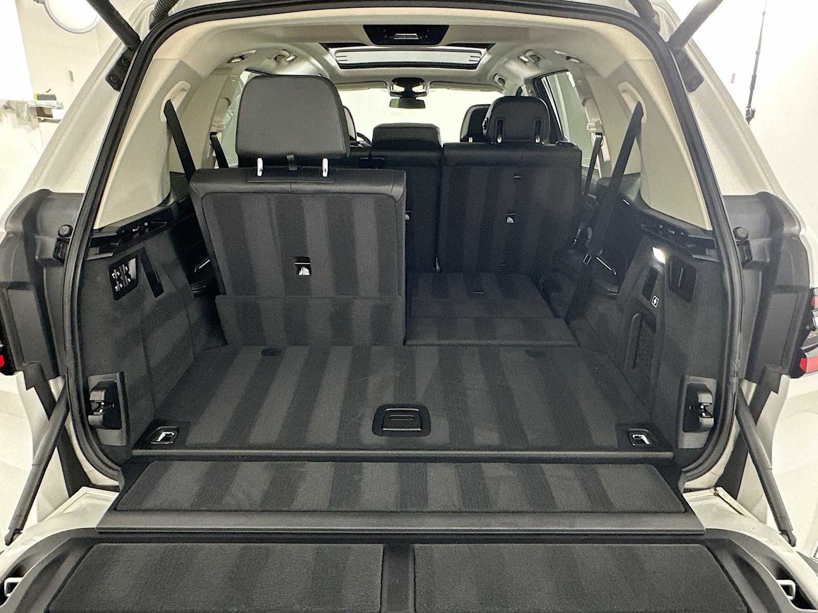 Used 2024 BMW X7 xDrive40i w/ Premium Package image 25