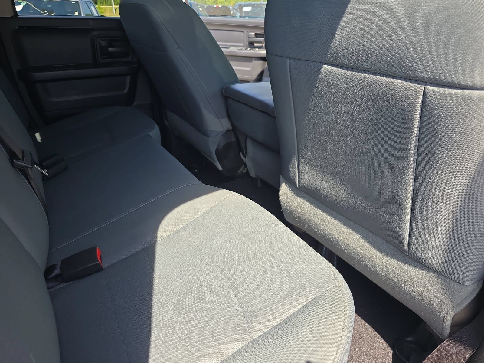 Used 2017 RAM 1500 Express RWD image 11