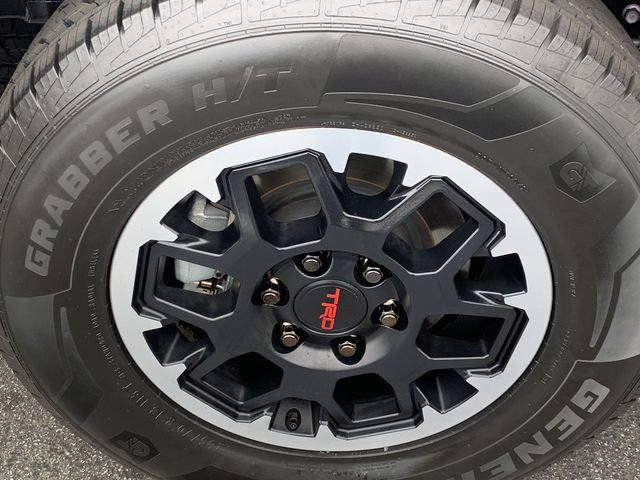 Used 2025 Toyota 4Runner TRD Off-Road Premium AWD/4WD image 35