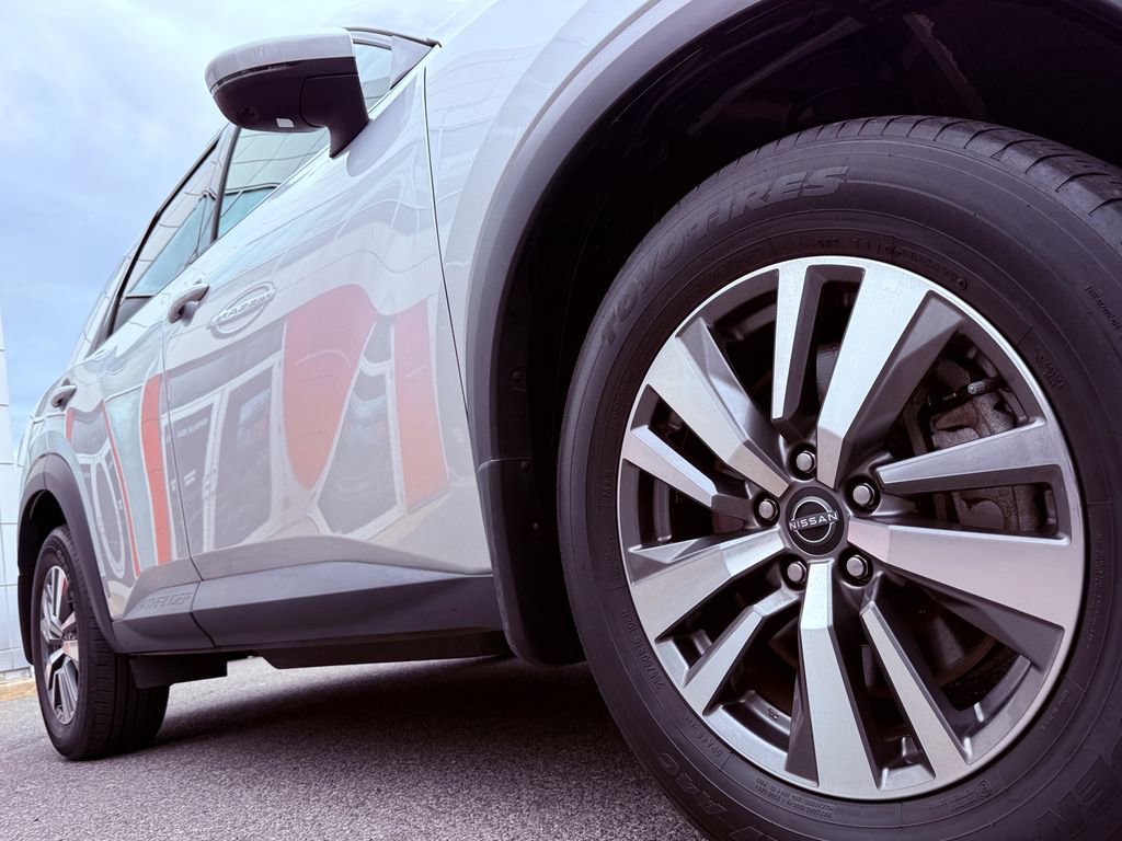 Used 2023 Nissan Pathfinder SL image 9