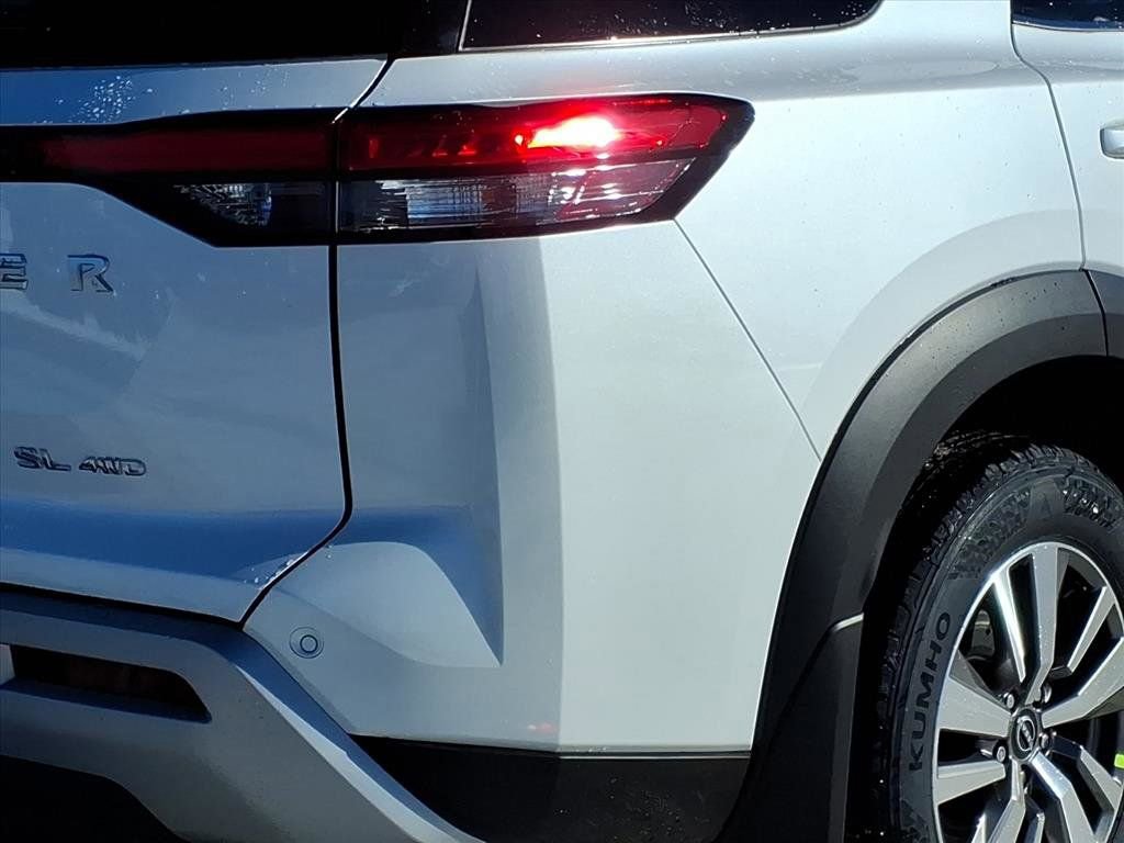 New 2025 Nissan Pathfinder SL image 33
