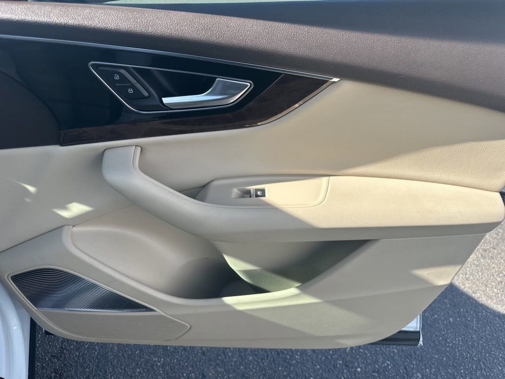 Used 2018 Audi Q7 3.0T Prestige image 32