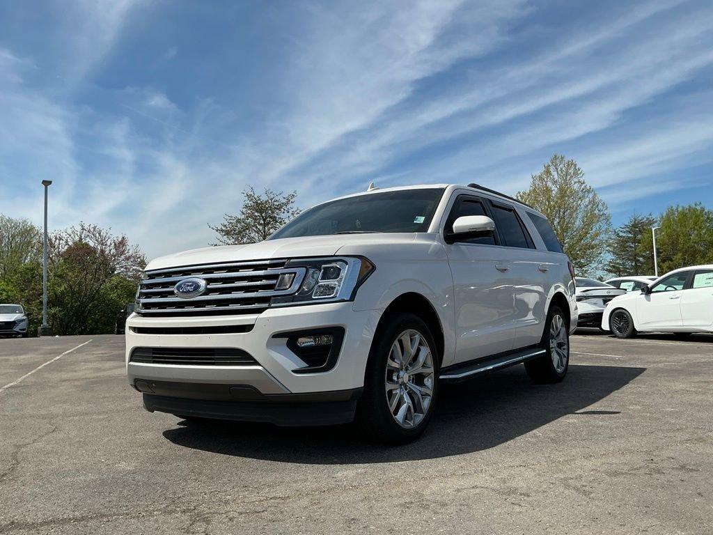 Used 2019 Ford Expedition XLT w/ Equipment Group 202A image 3