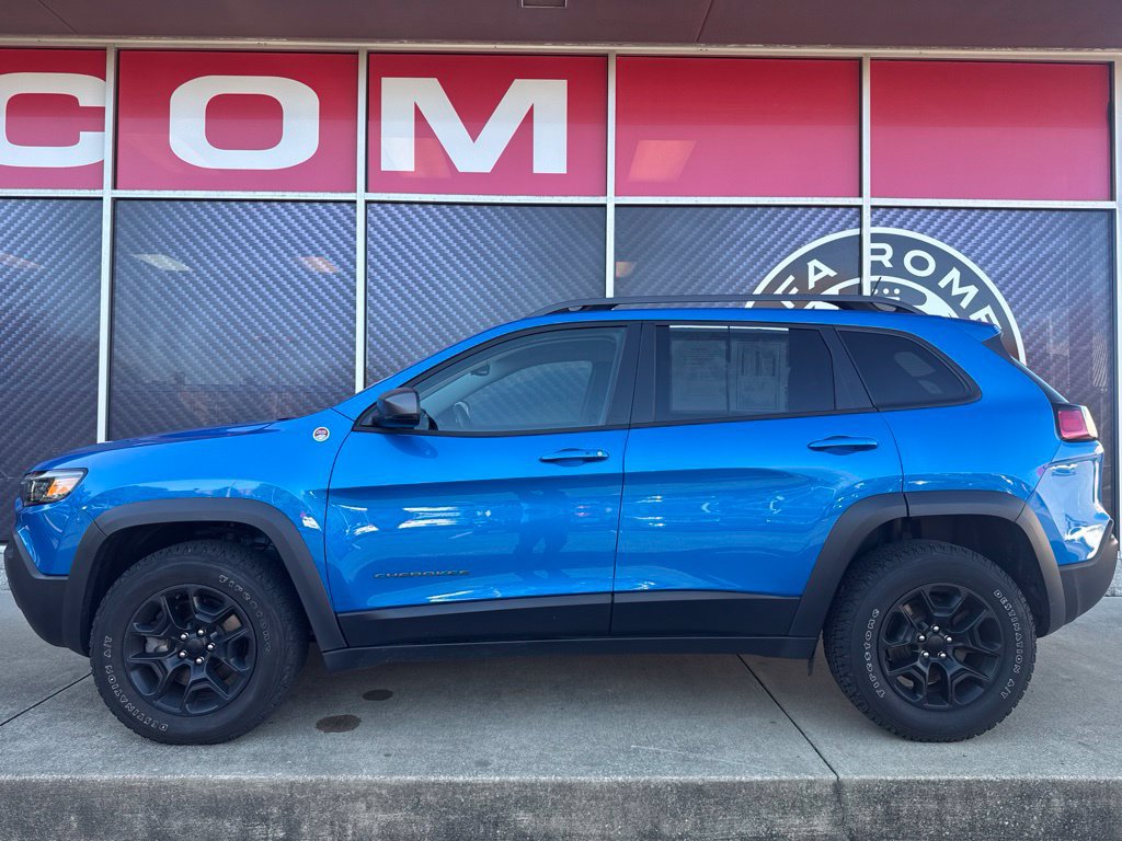 Used 2020 Jeep Cherokee Trailhawk w/ Cold Weather Group AWD/4WD image 15
