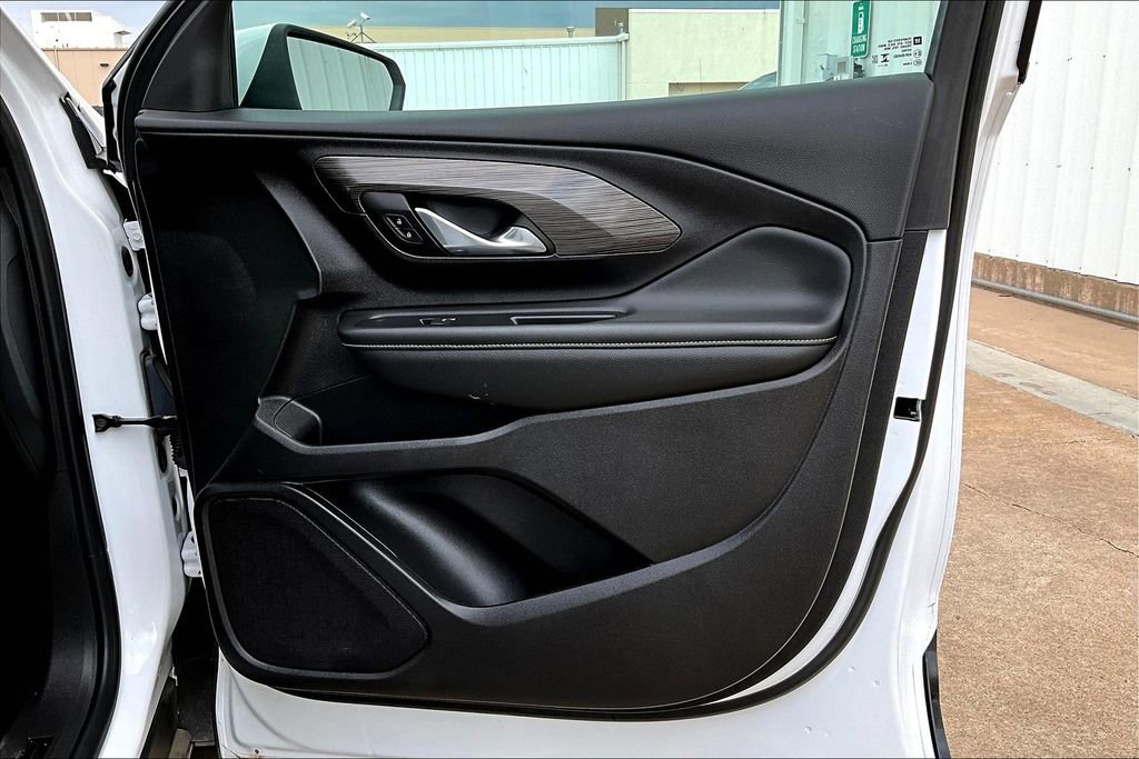 Certified 2024 GMC Terrain SLT image 22