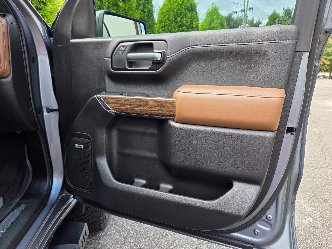 Used 2019 Chevrolet Silverado 1500 High Country w/ Technology Package image 47