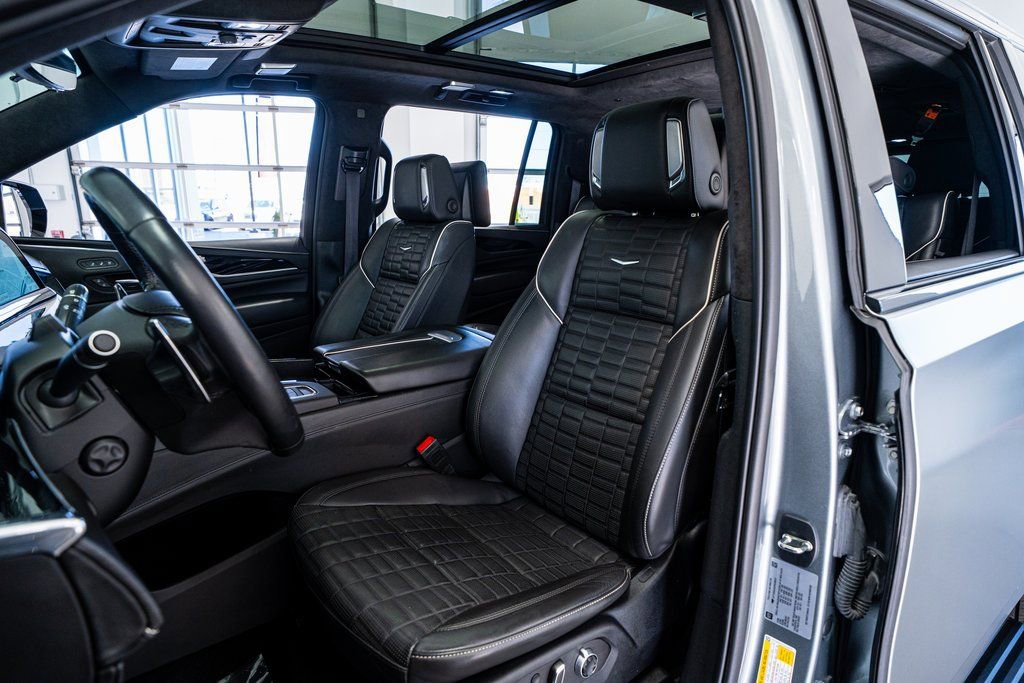 Used 2023 Cadillac Escalade ESV V image 37