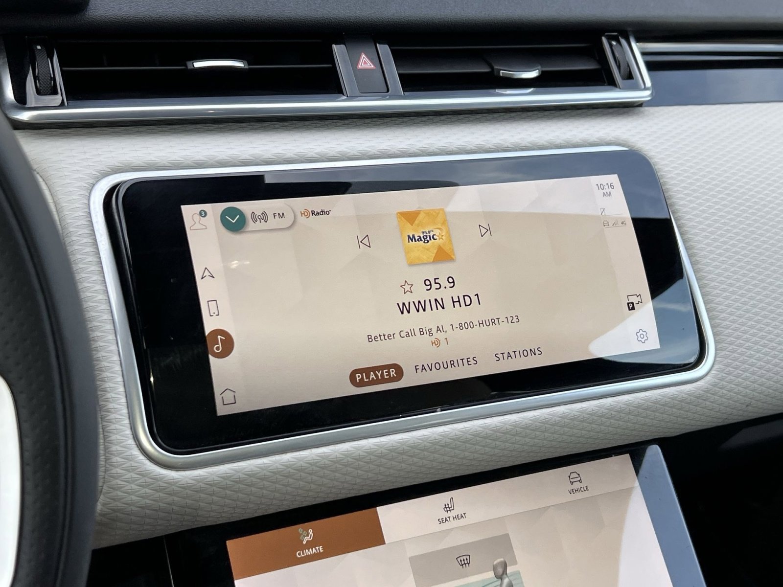 Used 2022 Land Rover Range Rover Velar R-Dynamic S AWD/4WD image 16