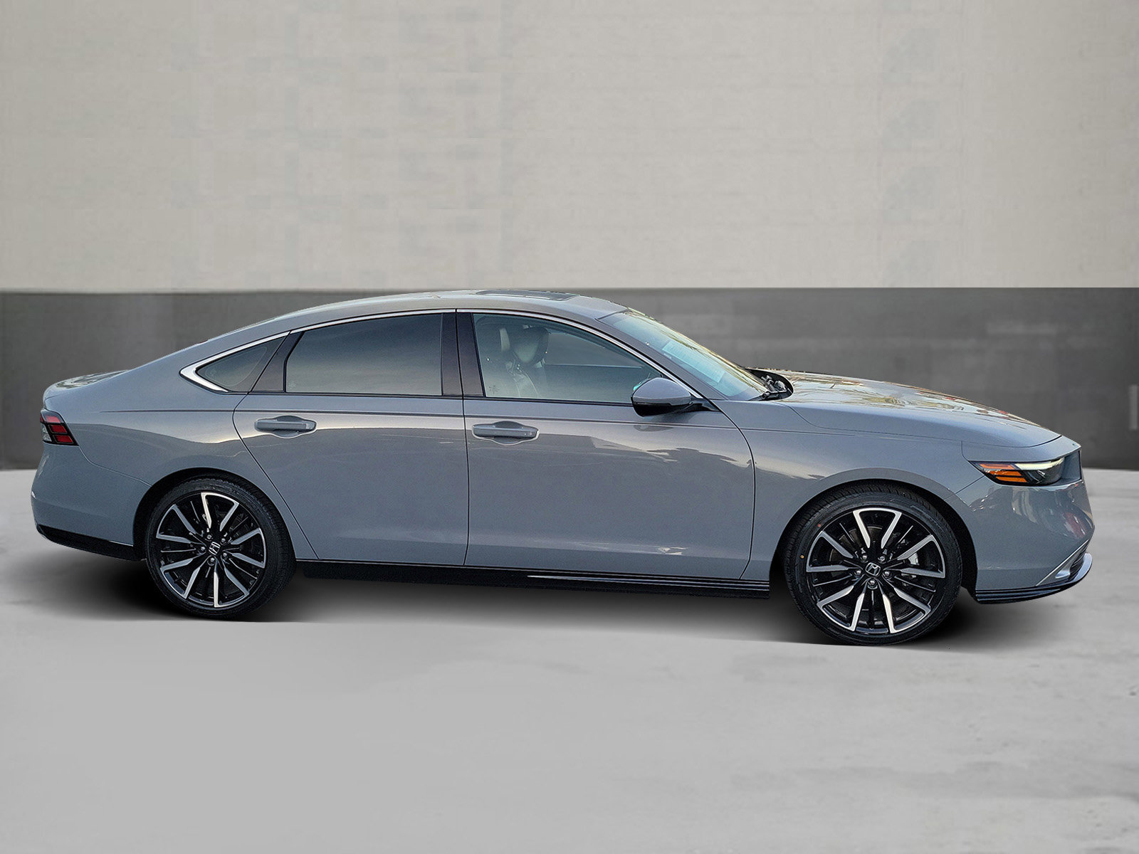 Used 2024 Honda Accord Touring image 4