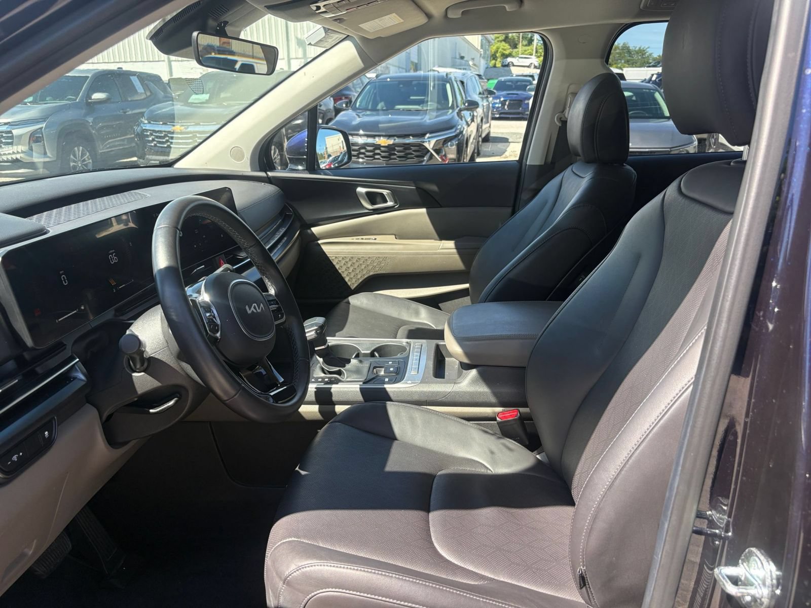 Used 2026 Kia Carnival FWD image 21