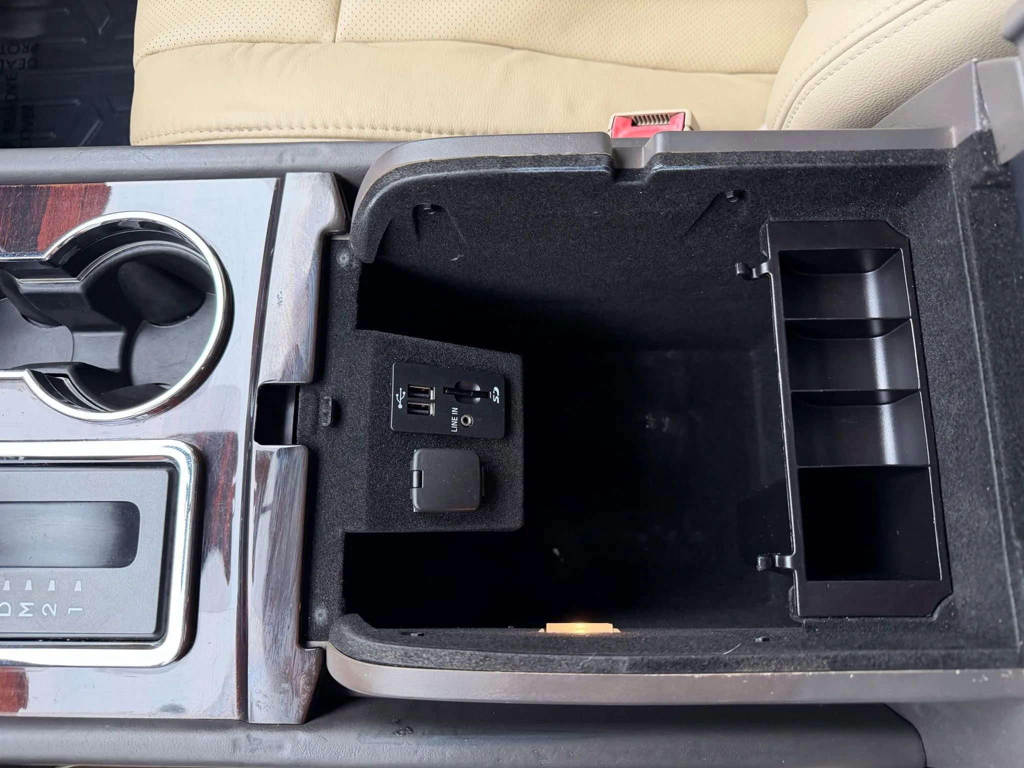 Used 2015 Lincoln Navigator L 4WD w/ Equipment Group 101A Reserve image 28