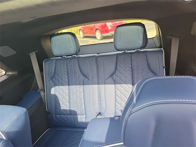 New 2026 Cadillac Vistiq Premium Luxury w/ LPO, Floor Liner Package image 26