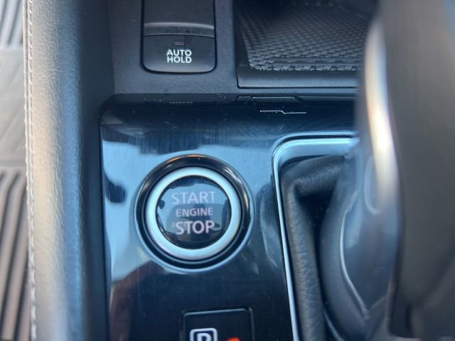 Used 2023 Nissan Kicks SR w/ SR Premium Package FWD image 12