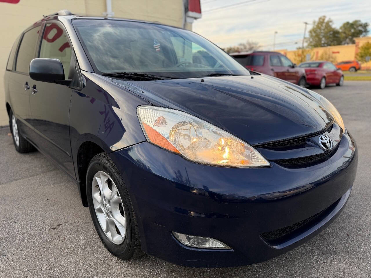 Used 2006 Toyota Sienna XLE Limited image 3