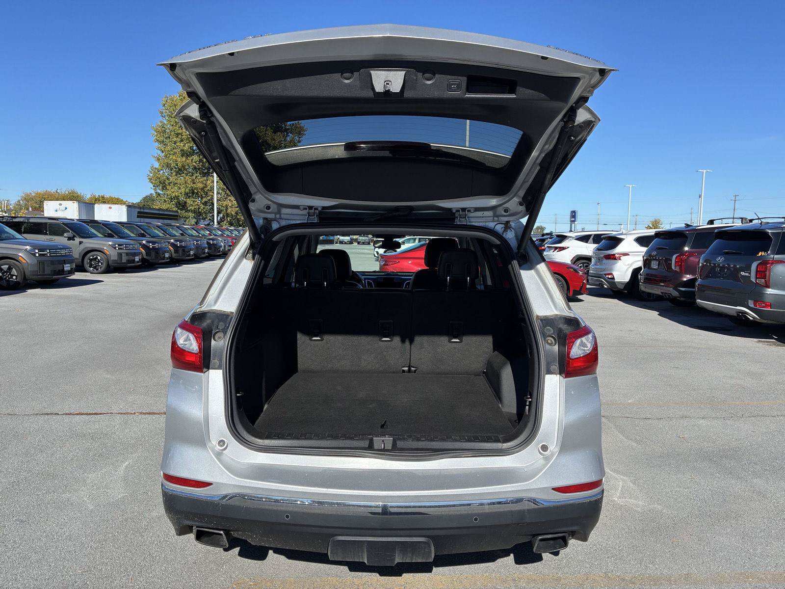 Used 2019 Chevrolet Equinox Premier FWD image 12