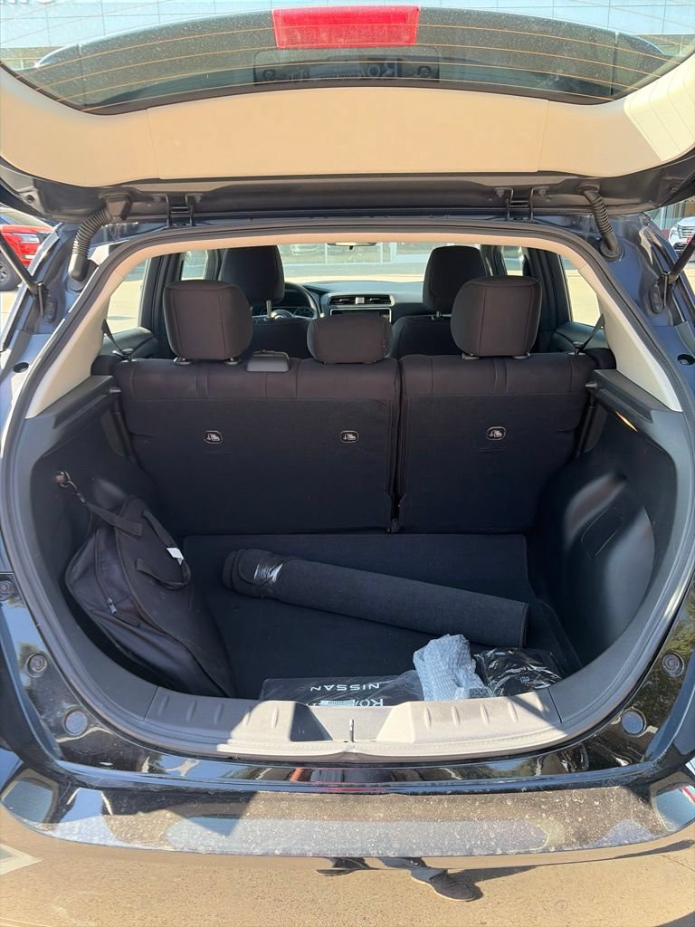 Certified 2025 Nissan Leaf S FWD image 11