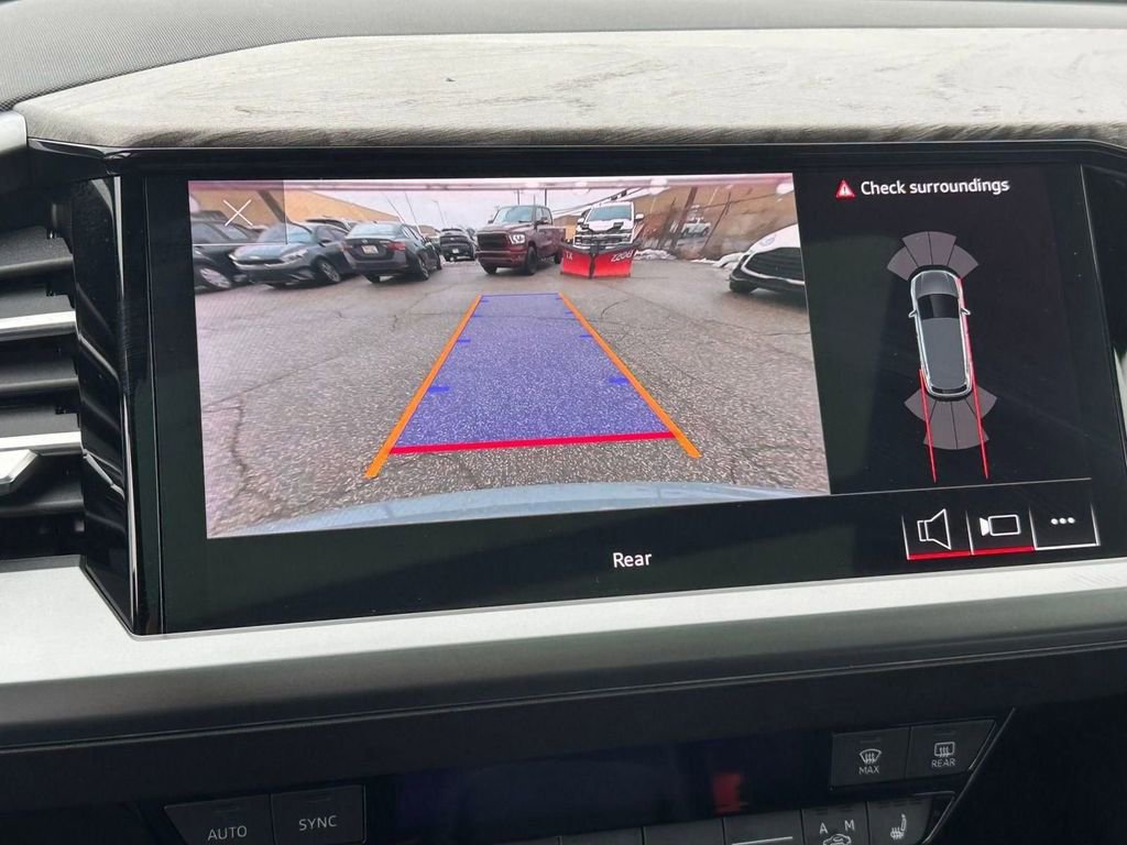 Used 2024 Audi Q4 e-tron Premium image 27