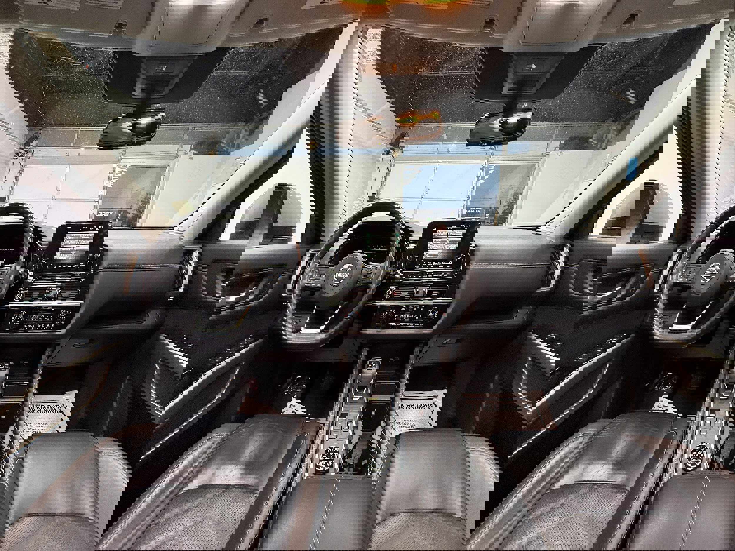 Used 2022 Nissan Pathfinder Platinum image 14