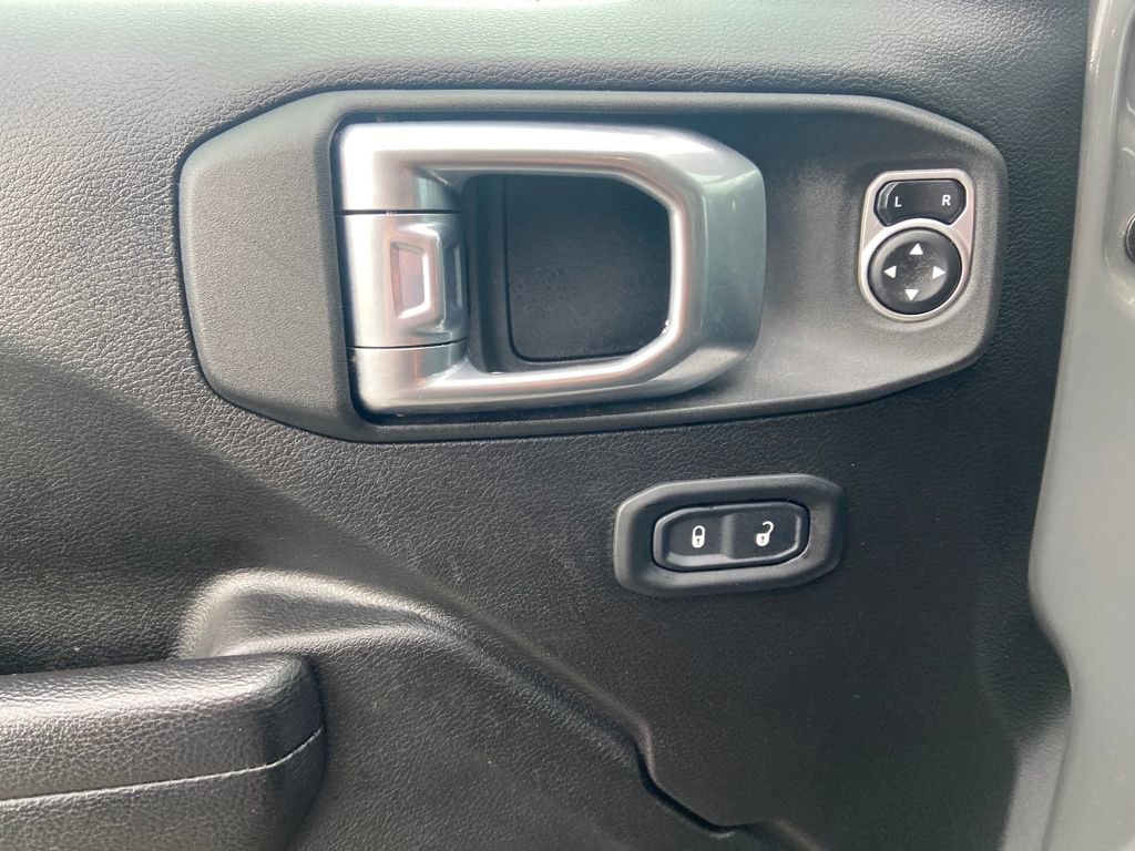 Used 2022 Jeep Gladiator Willys image 13