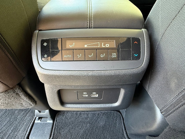 Used 2025 Nissan Pathfinder SV AWD/4WD image 16