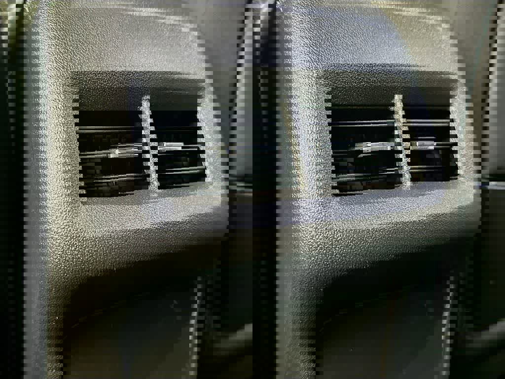 Used 2022 GMC Terrain SLE w/ Driver Convenience Package image 13