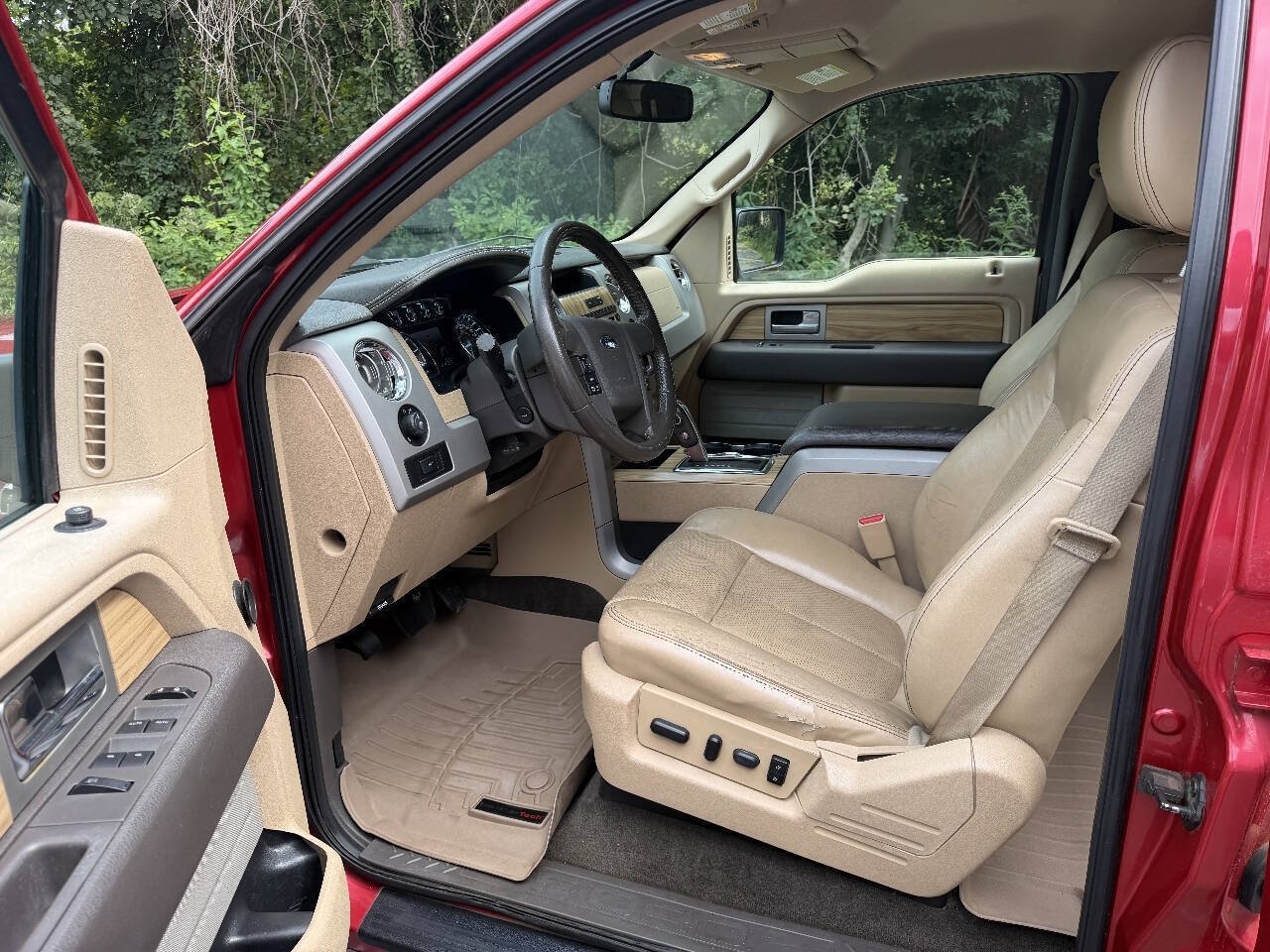 Used 2011 Ford F150 Lariat w/ Lariat Chrome Pkg AWD/4WD image 12