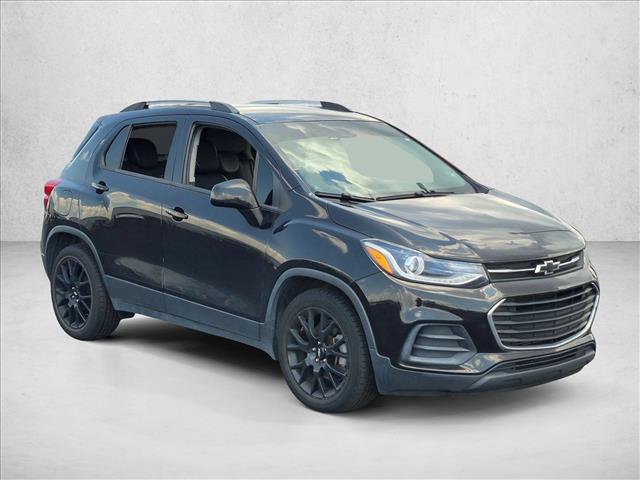 Used 2021 Chevrolet Trax LT w/ Midnight Edition FWD image 3