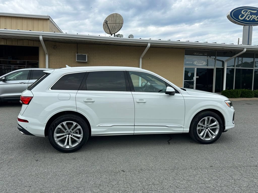 Used 2025 Audi Q7 3.0T Premium Plus AWD/4WD image 11