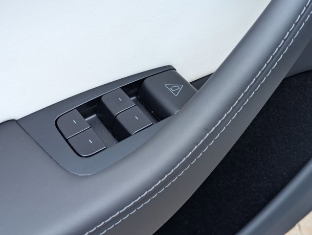 Used 2026 Tesla Model Y Long Range AWD/4WD image 11